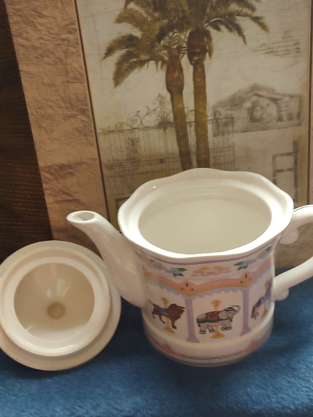 Carousel Animal Teapot - Pastel Yellow, Pink & Blue - Picture 6 of 8
